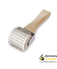 Uncapping roll with inox needles